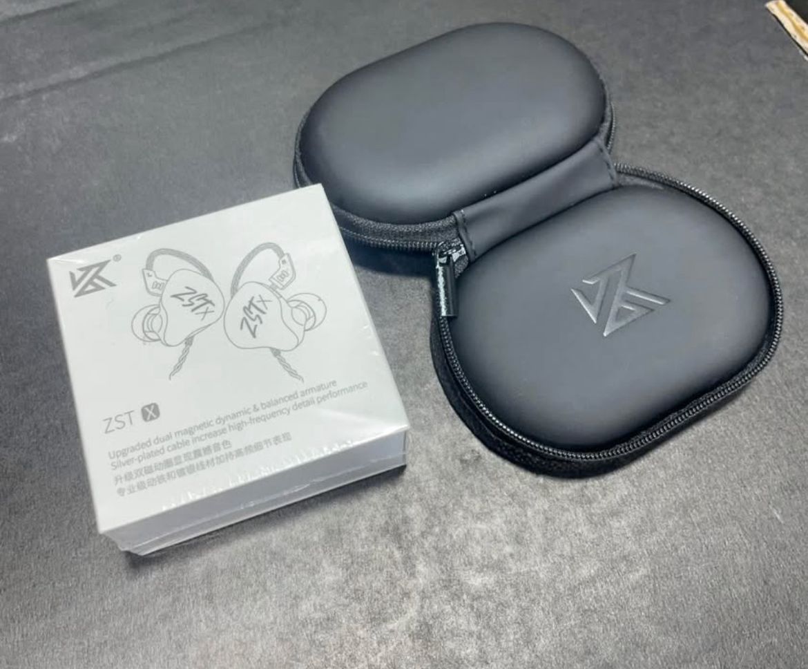 Audífono Profesional In Ear - KZ - ZST X (Incluye Estuche)